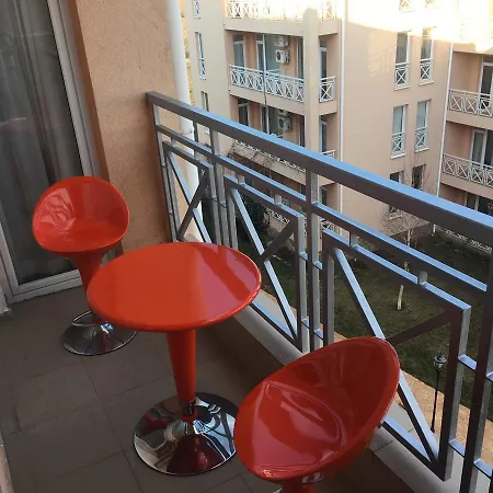 Sunny Day 6 Apartment *